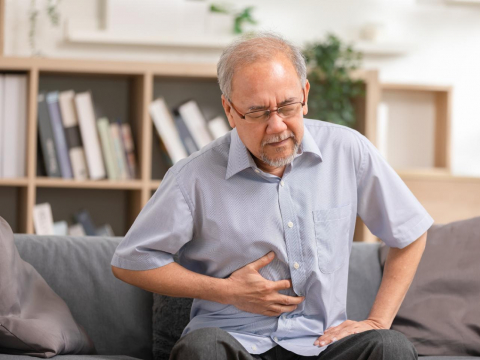 右上腹疼痛，竟是膽囊息肉！B肝帶原者風險更高，大於1公分恐成膽囊癌：保命，先從降膽固醇做起